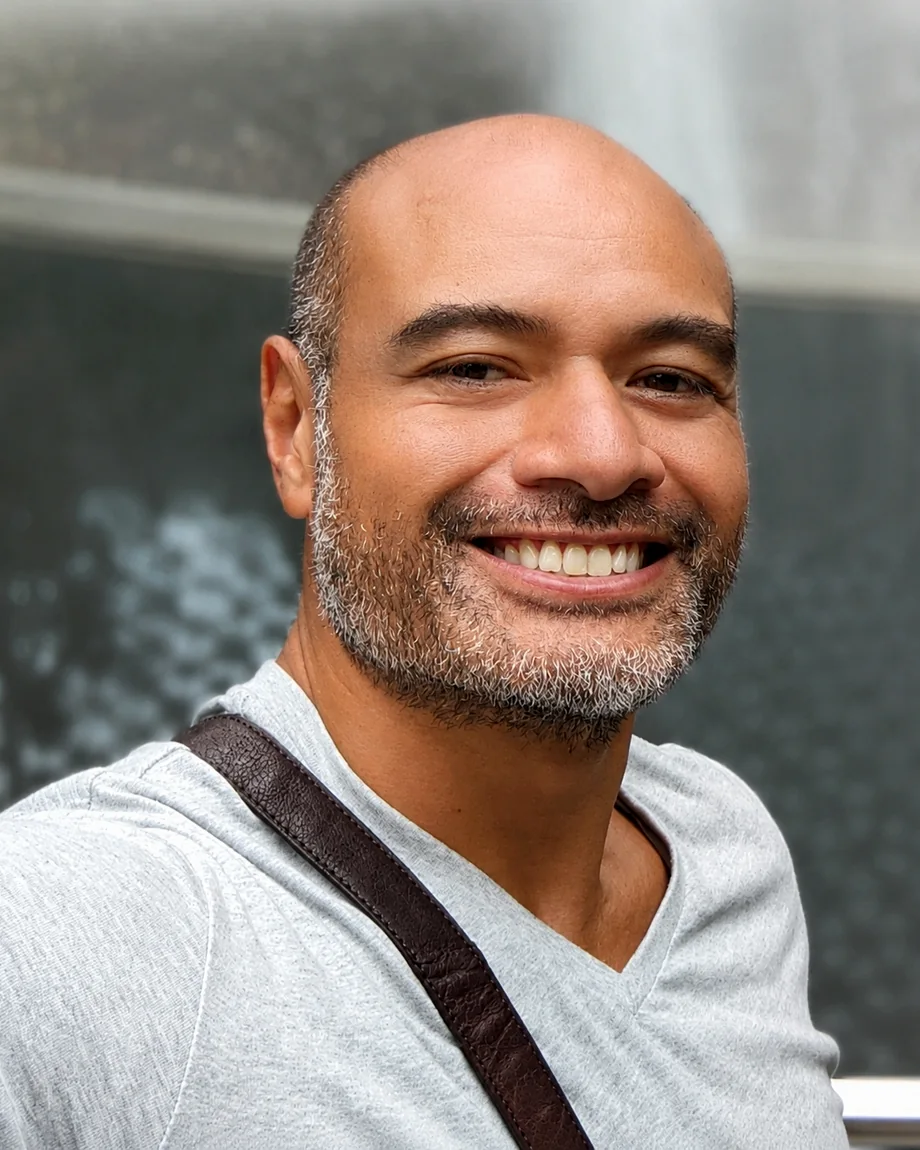 Les Tagaloa, customer experience and resolution specialist, in Koh Tao